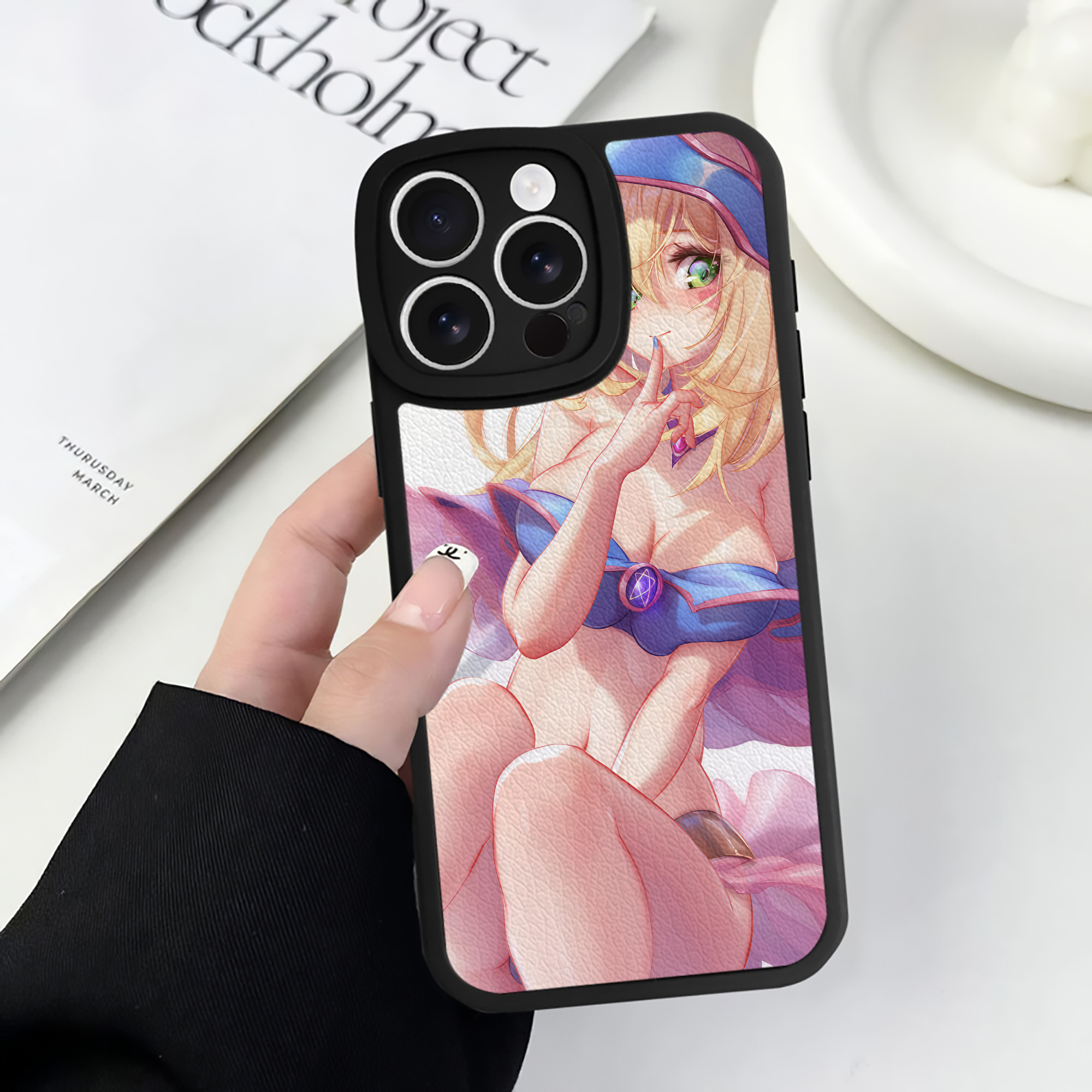 （画像用） 遊☆戯☆王 Yu-Gi-Oh! 【iPhone 16シリーズ対応】シリコンスマホケース（レザー調） 材質：シリコン